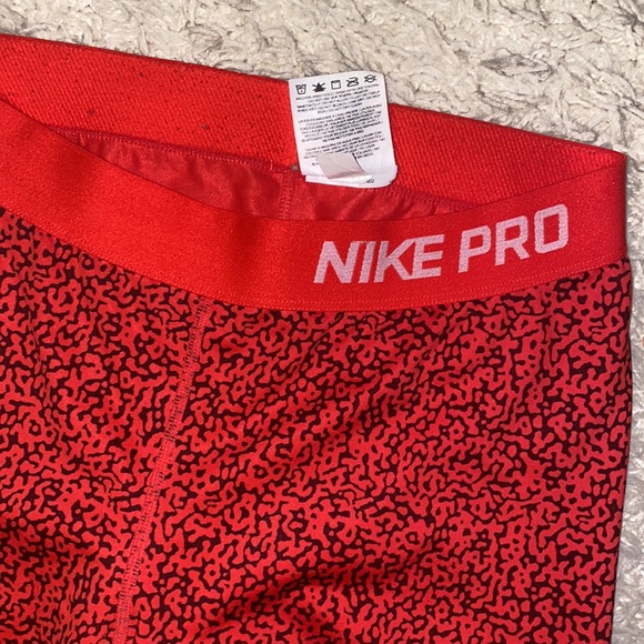 Nike pro capris - Picture 2 of 4